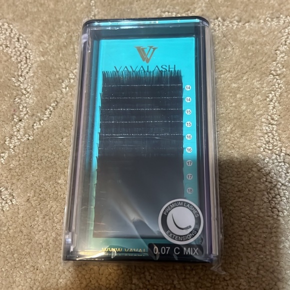 Lash extensions - Picture 6 of 8